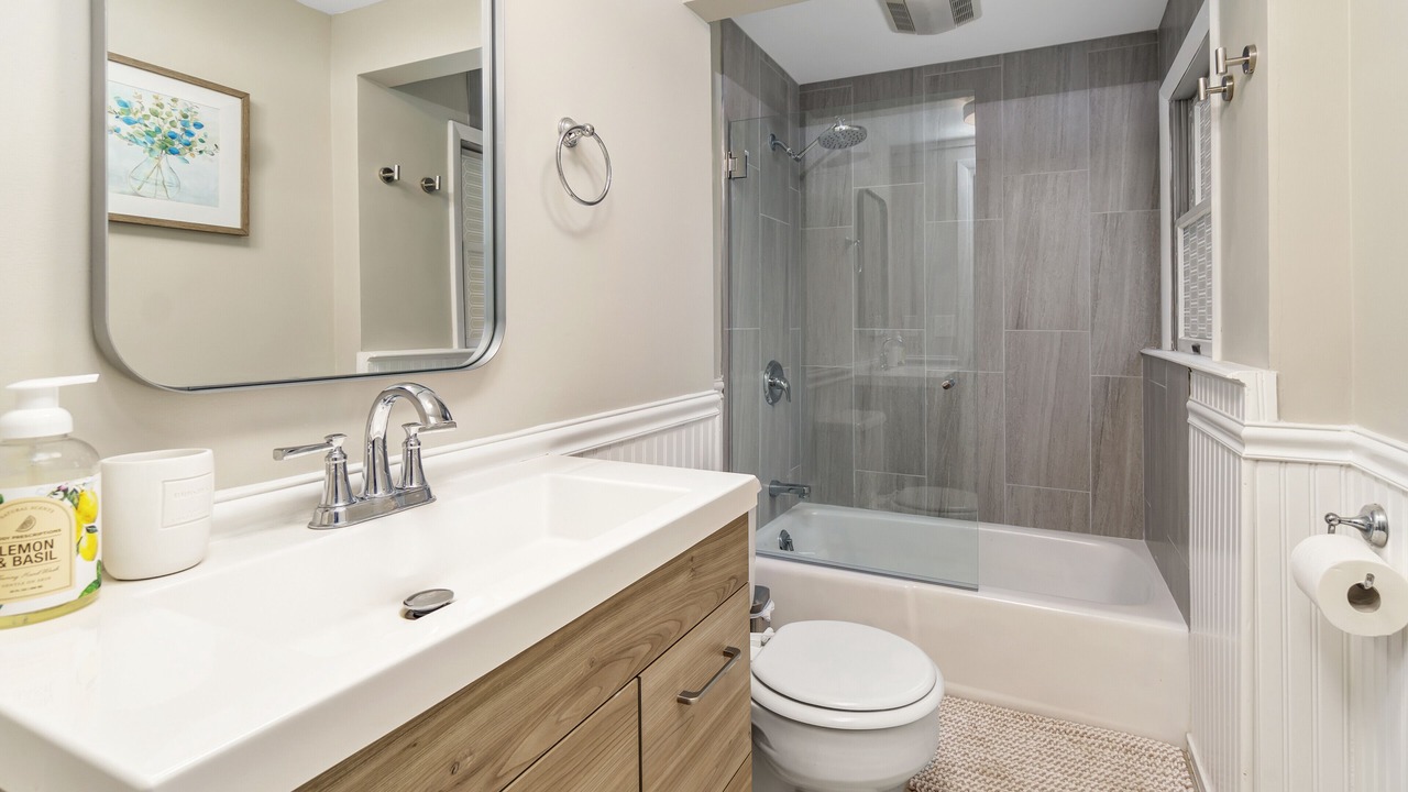 Photo of Bathroom in Baiting Hollow