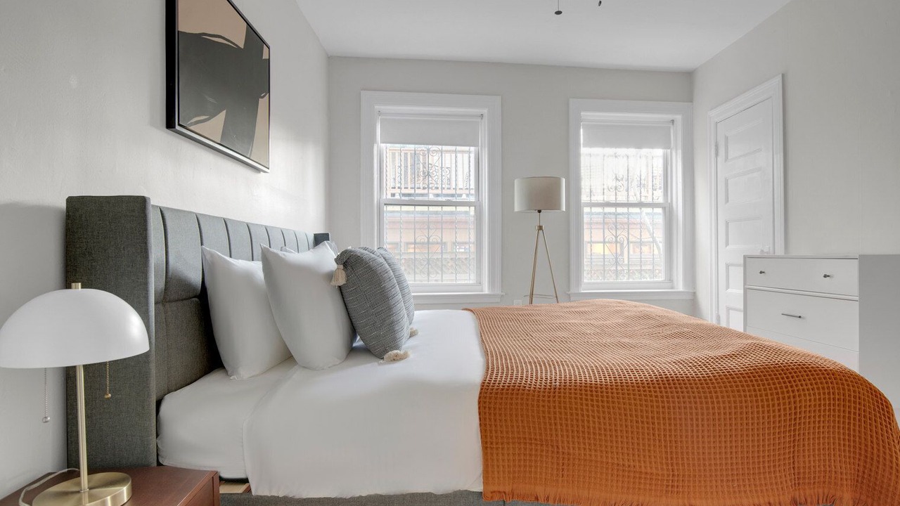 Photo of Bedroom in Aspinwall Hill
