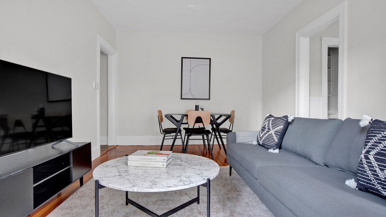 Photo of Livingroom in Aspinwall Hill