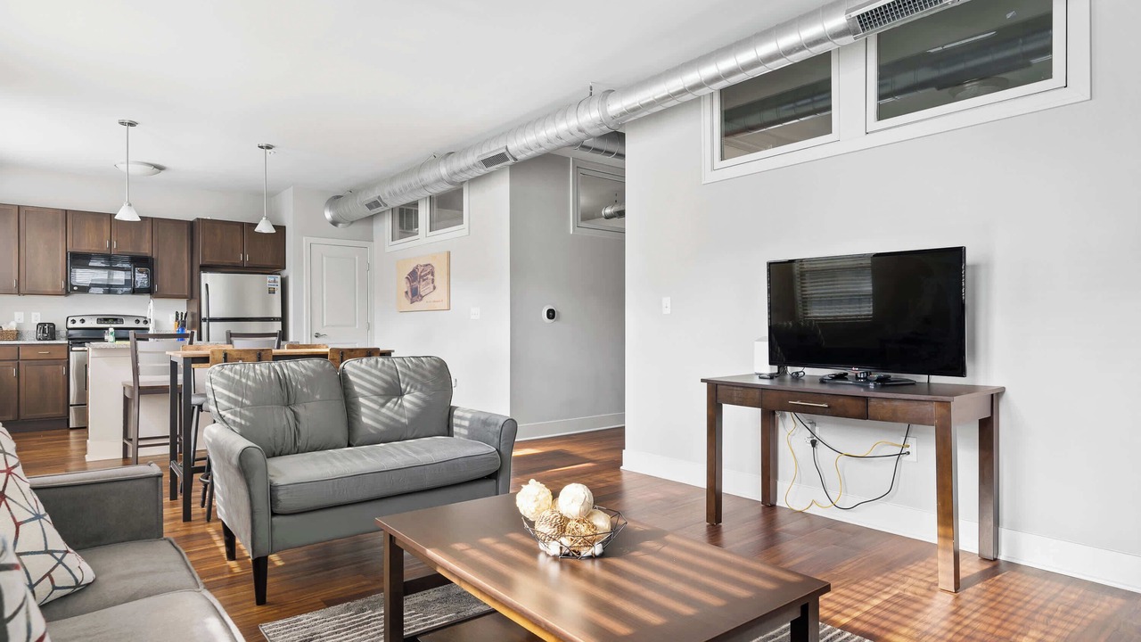 Photo of Livingroom in Mile Square