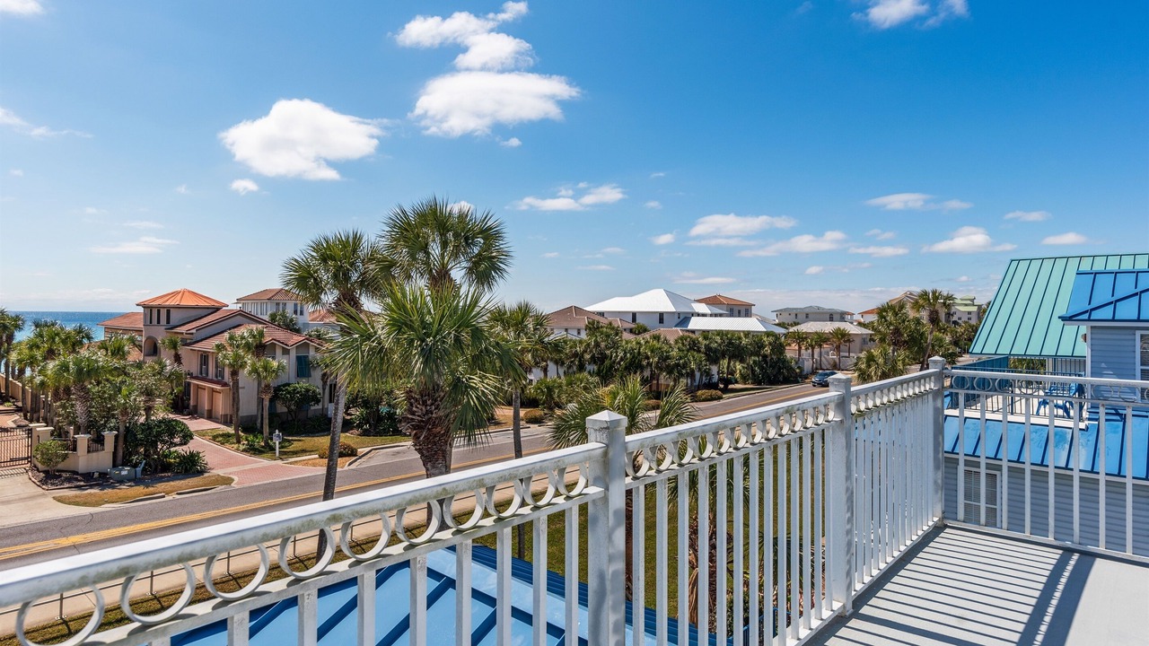 Photo of Patio Balcony in Crystal Shores