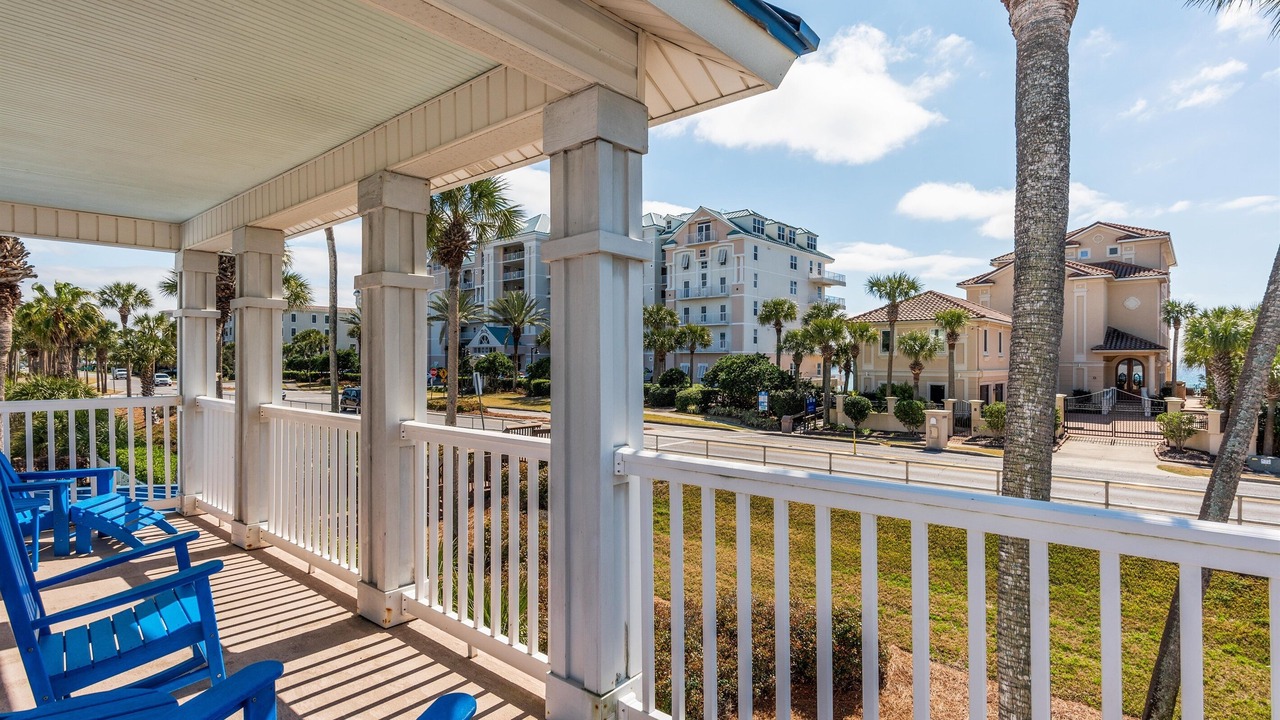 Photo of Patio Balcony in Crystal Shores