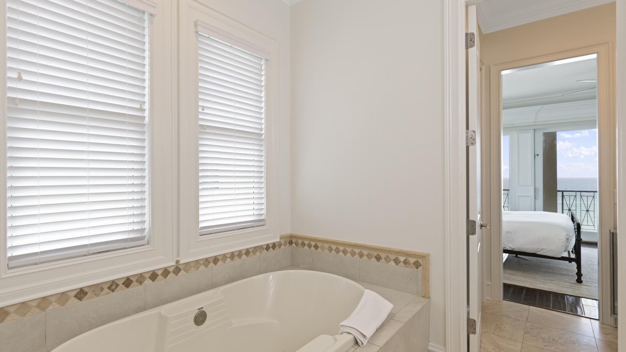 Photo of Bathroom in Delos