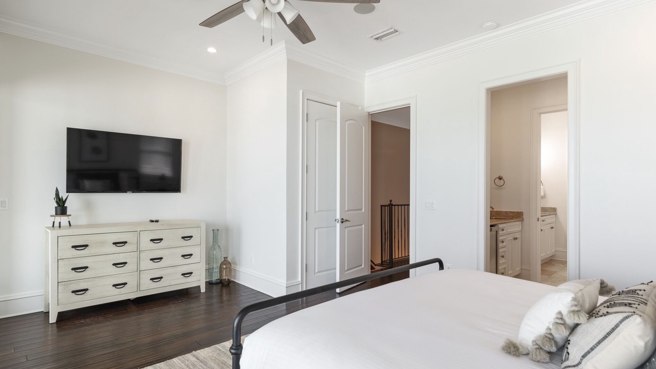 Photo of Bedroom in Delos