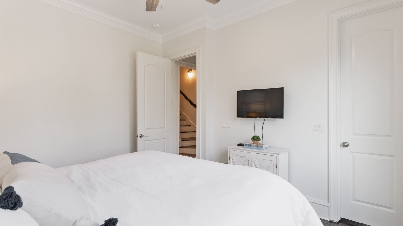 Photo of Bedroom in Delos