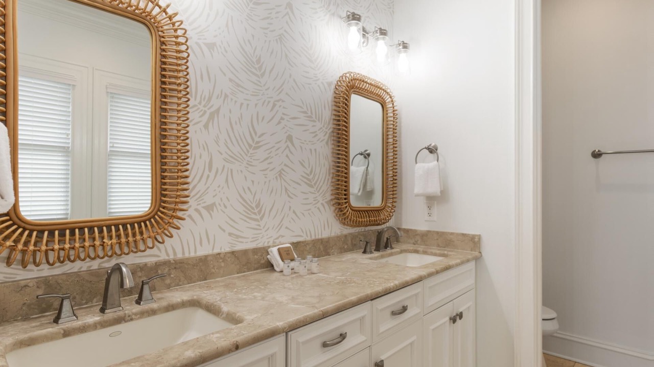 Photo of Bathroom in Delos