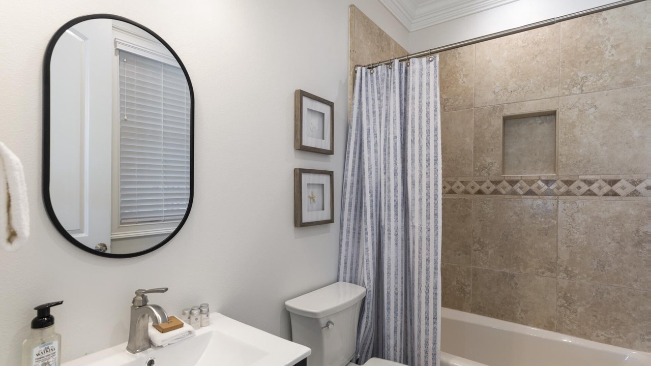 Photo of Bathroom in Delos