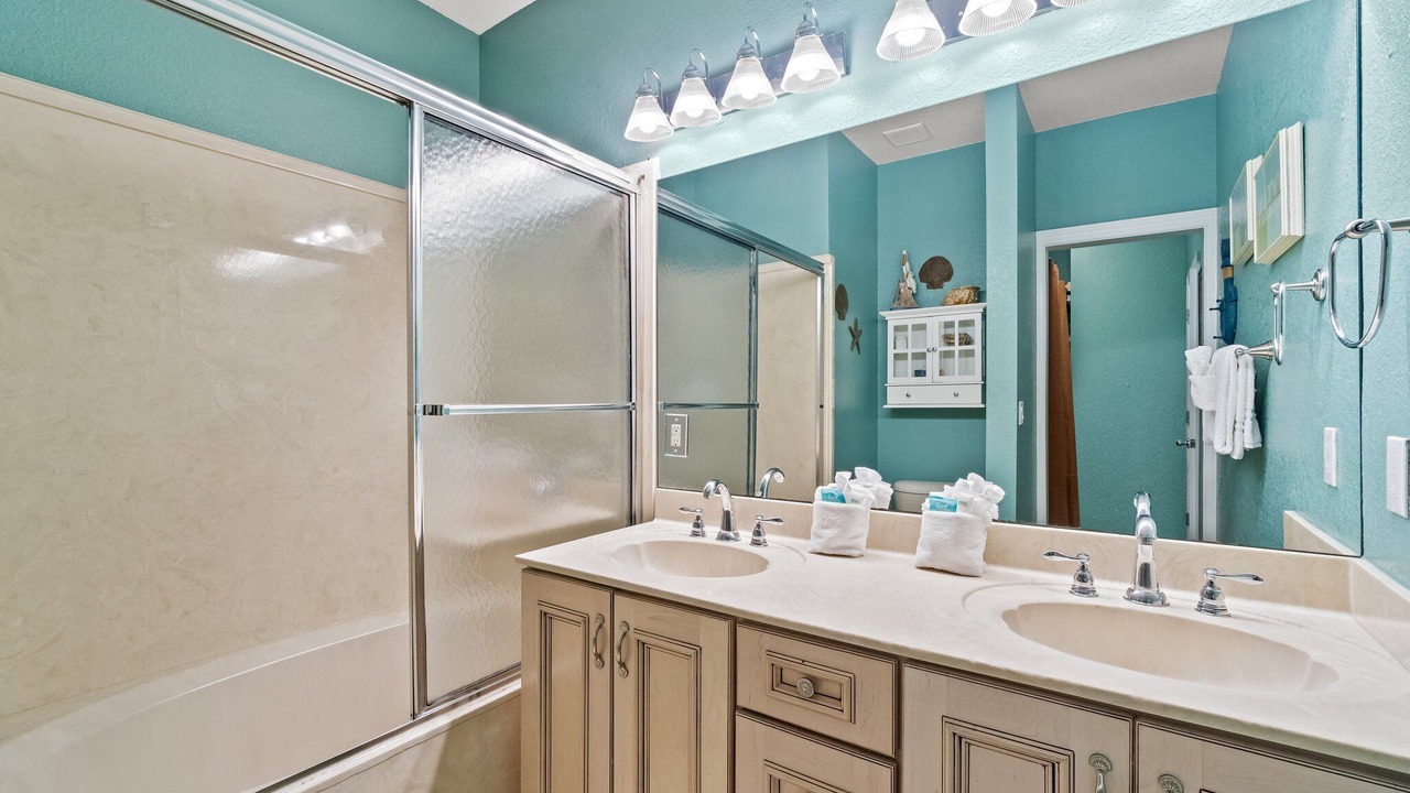 Photo of Bathroom in Crystal Shores