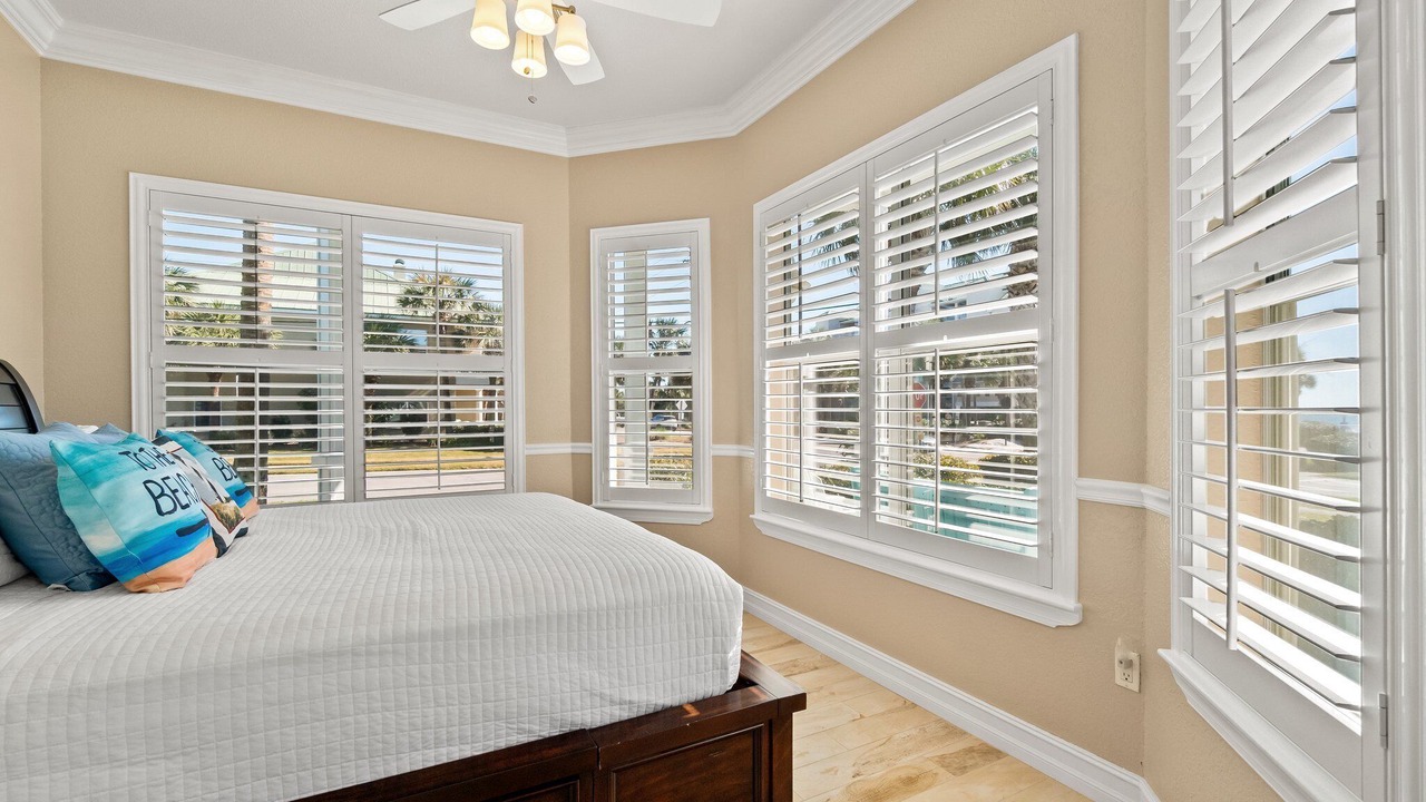 Photo of Bedroom in Crystal Shores
