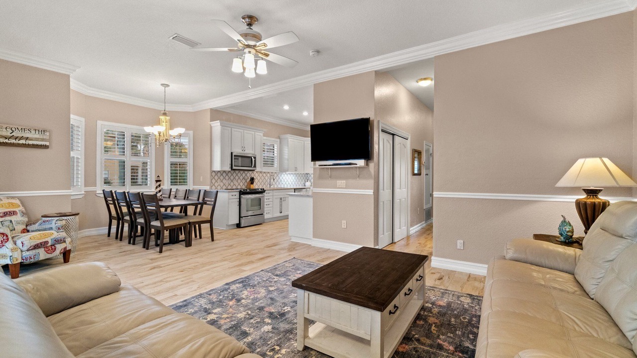 Photo of Livingroom in Crystal Shores