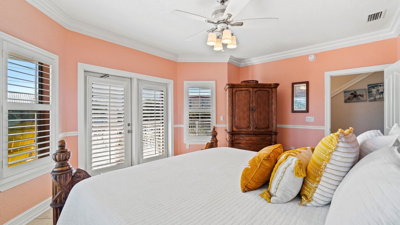 Photo of Bedroom in Crystal Shores