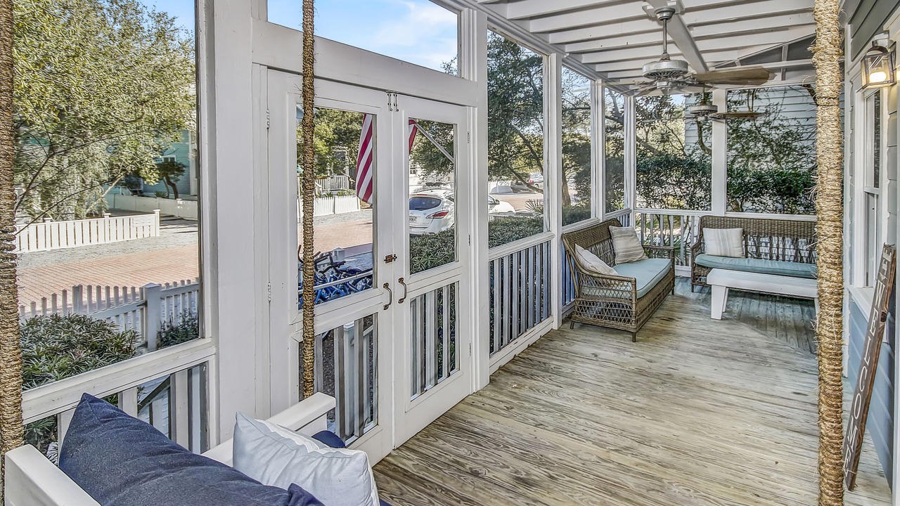 Photo of Patio Balcony in Cottage District