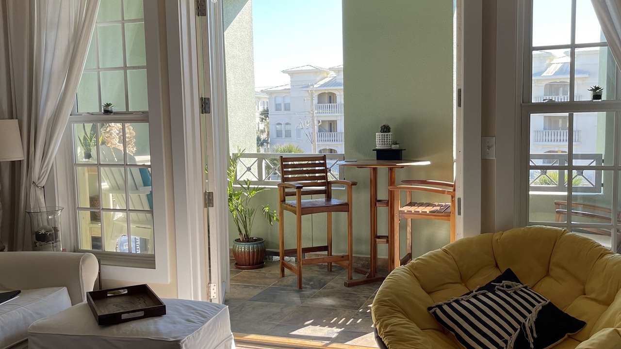 Photo of Livingroom in Gulf Place