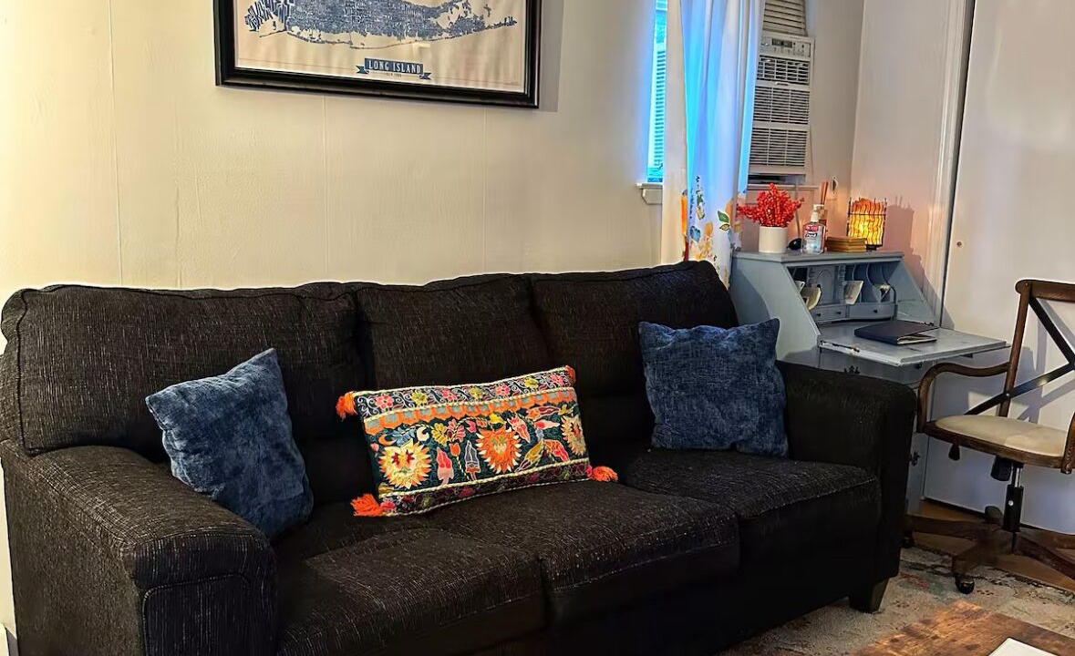 Photo of Livingroom in Miller Place