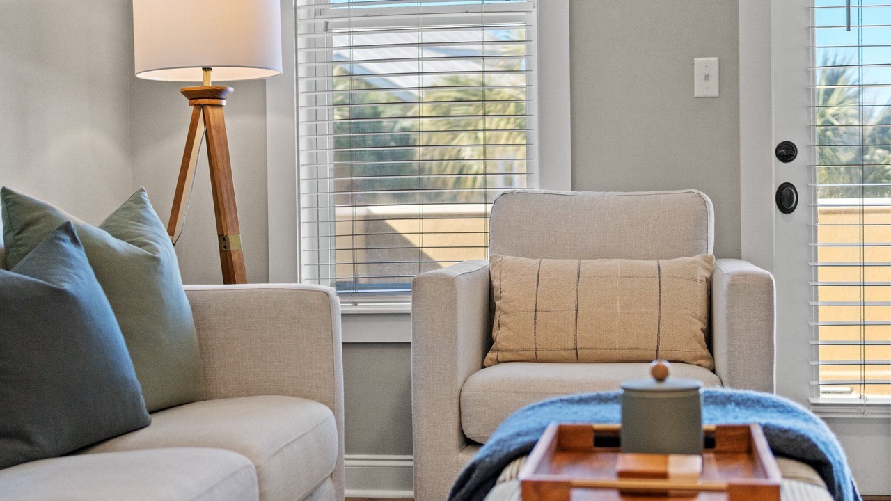 Photo of Livingroom in Dune Allen Beach