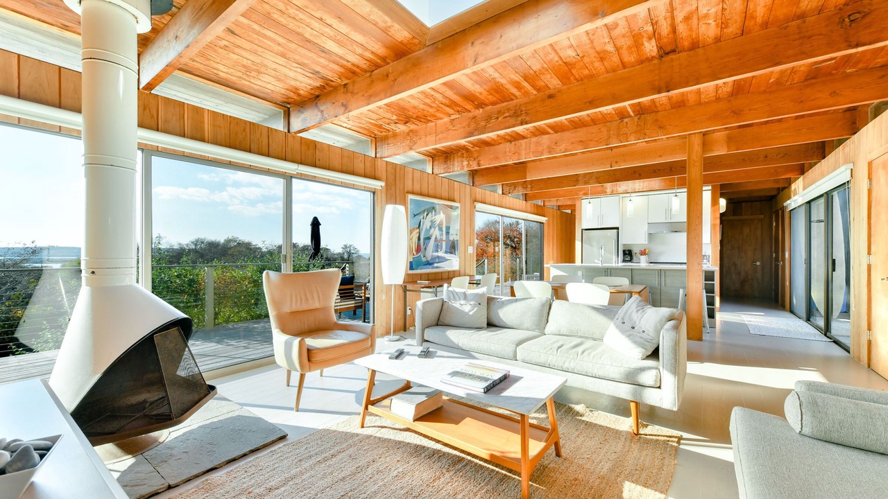 Photo of Livingroom in Chilmark