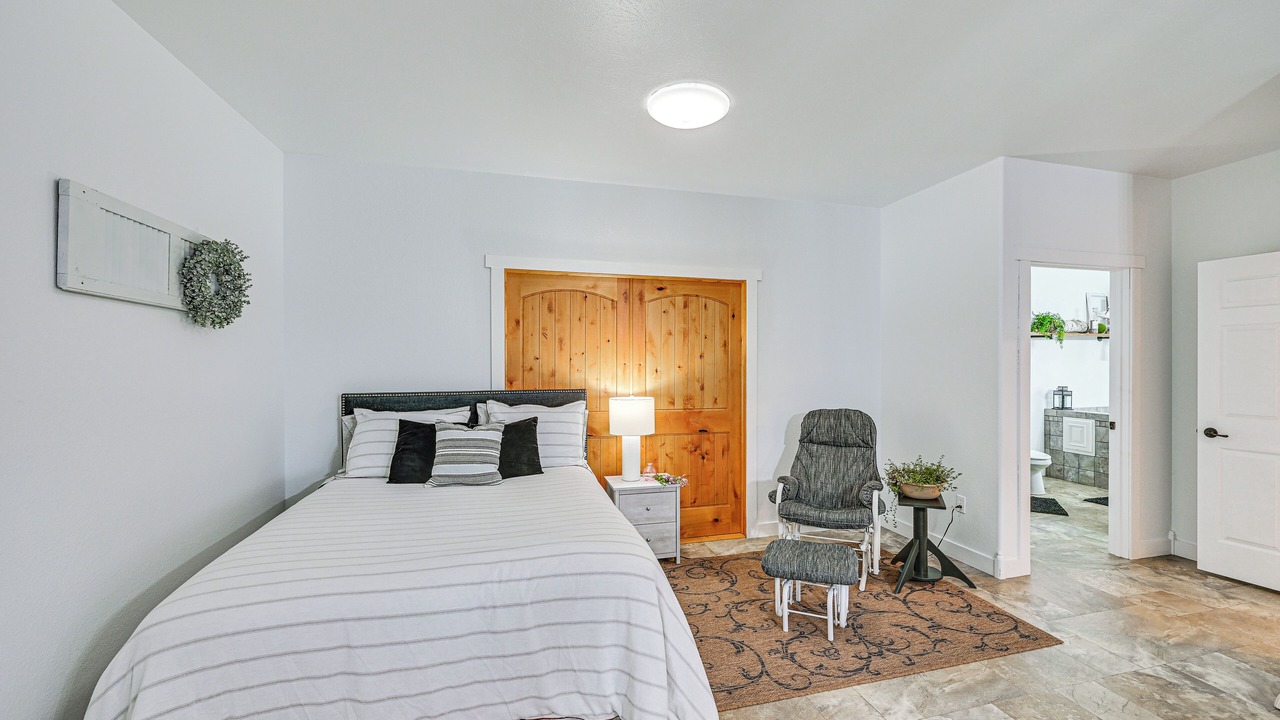Photo of Bedroom in Shipshewana