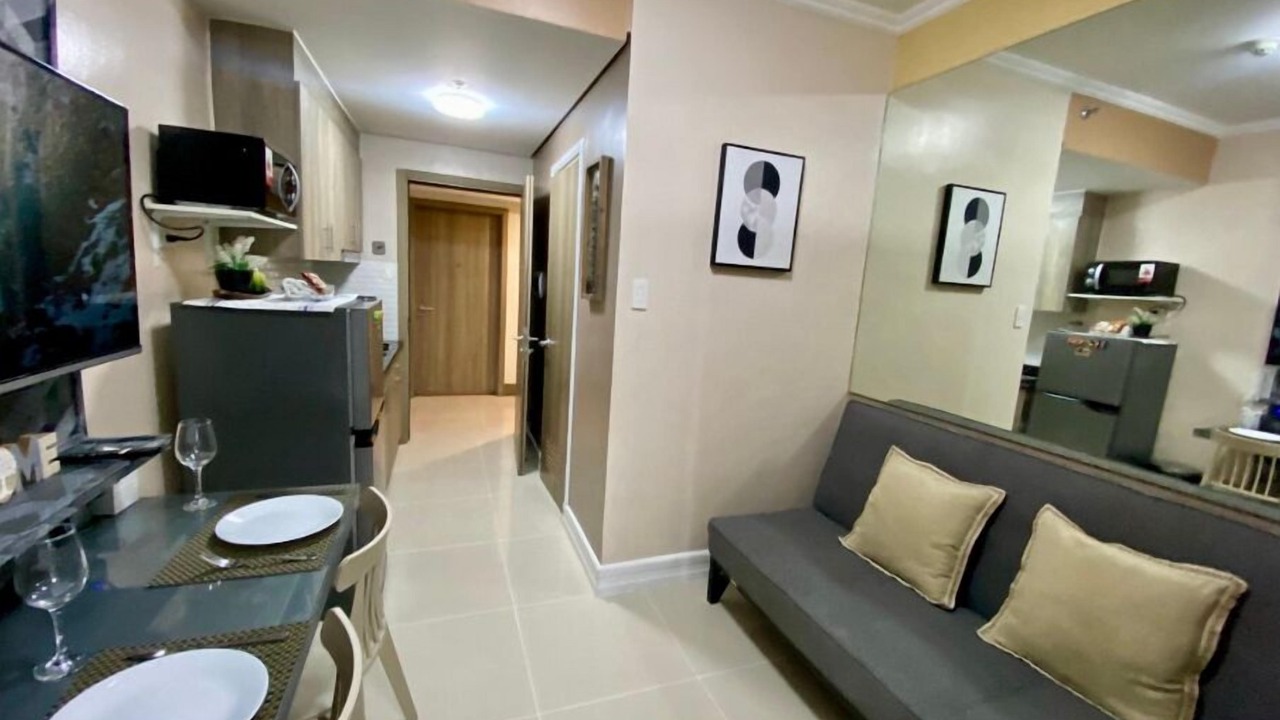 Photo of Livingroom in Highway Hills