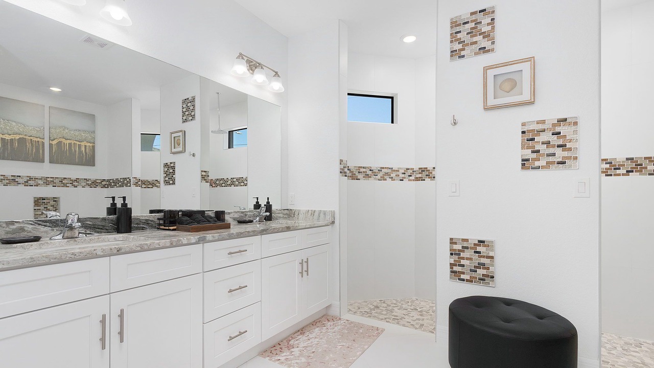 Photo of Bathroom in Trafalgar