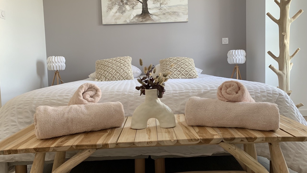 Photo of Bedroom in Ploudalmezeau