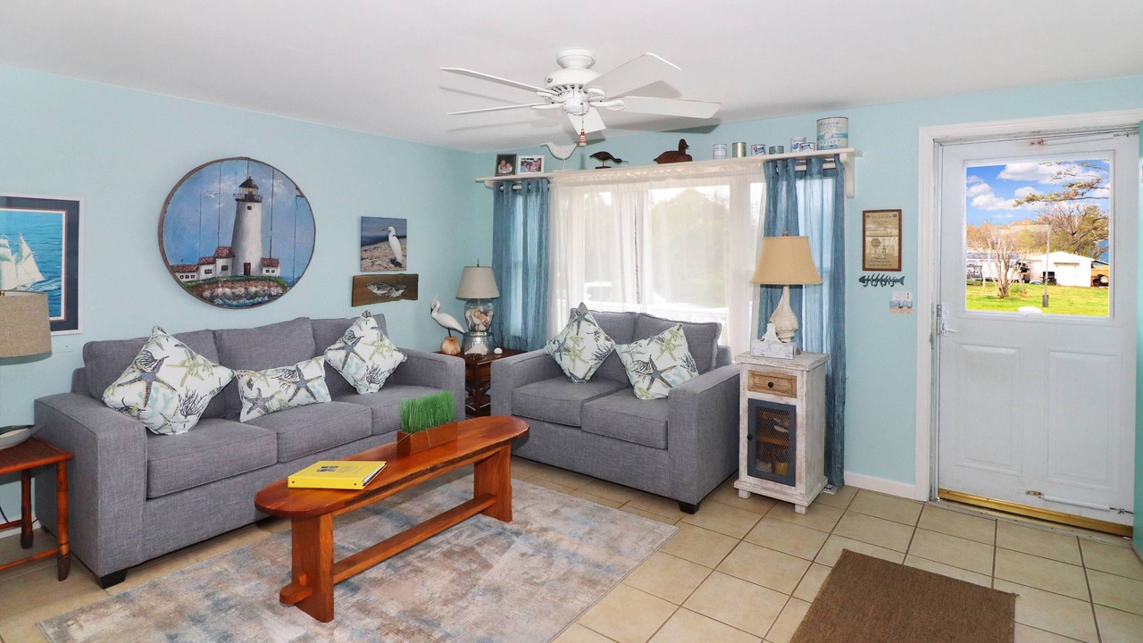Photo of Livingroom in Deep Hole