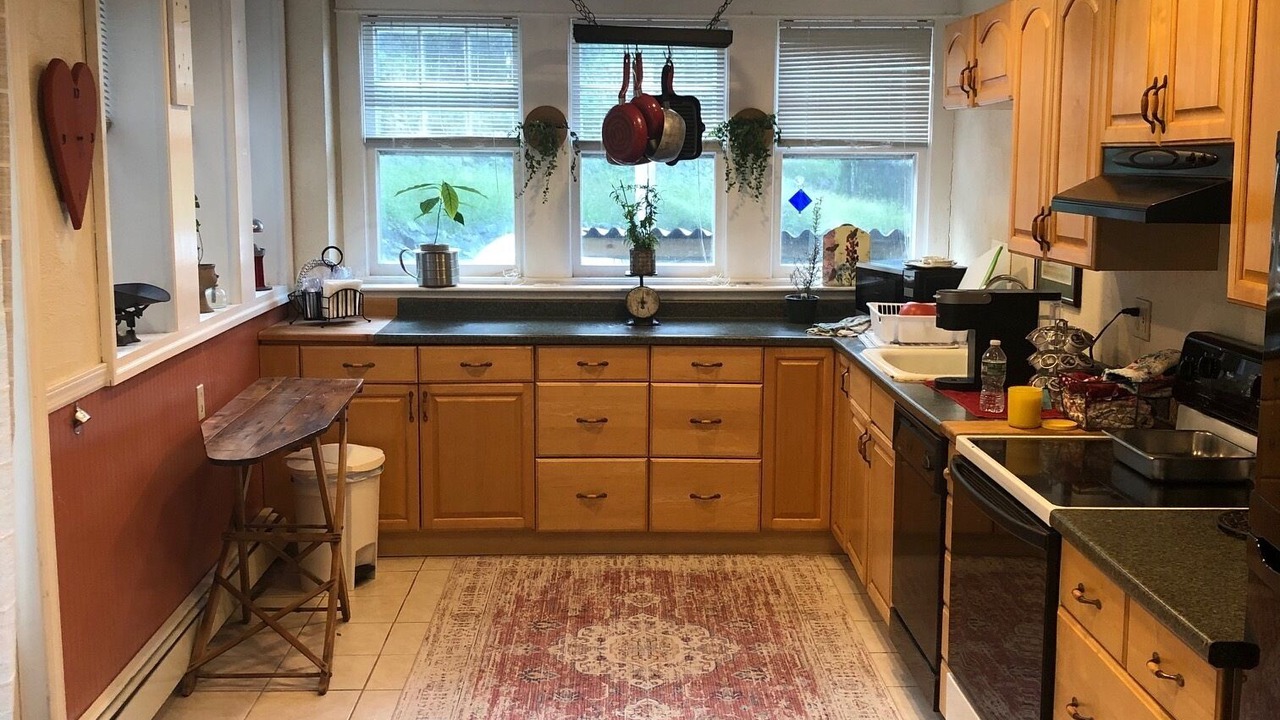 Photo of Kitchen in Mount Sinai