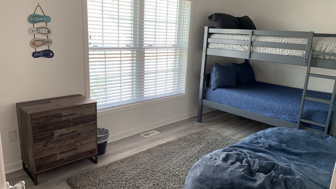 Photo of Bedroom in Willoughby Spit