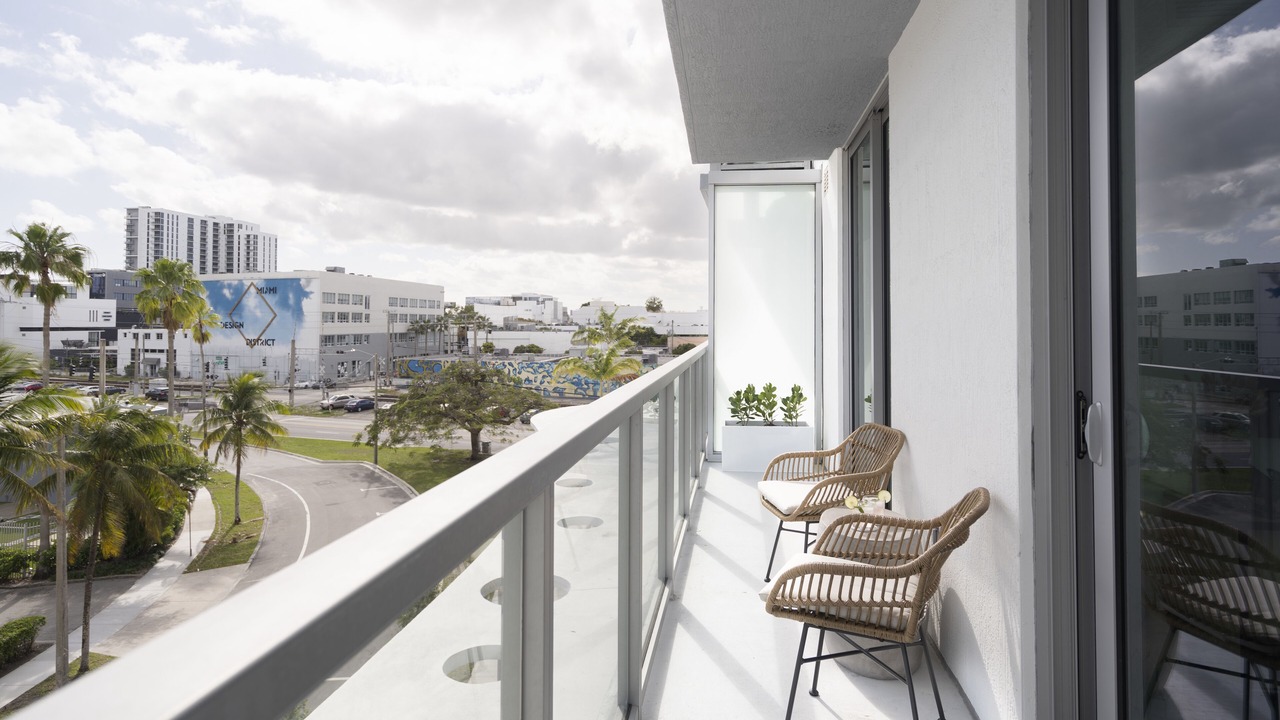 Photo of Patio Balcony in Northeast Miami