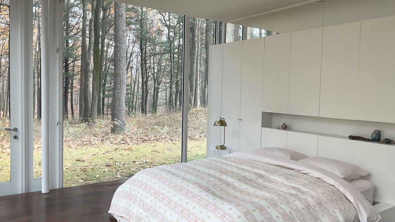 Photo of Bedroom in Hollowville
