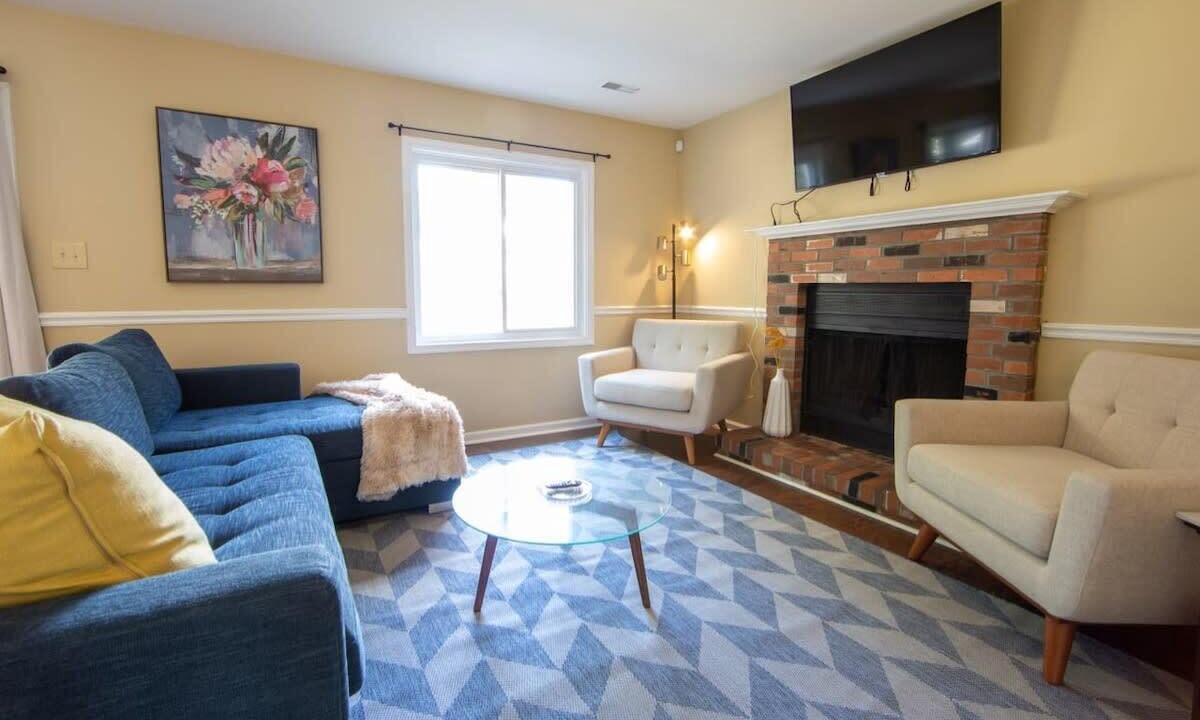 Photo of Livingroom in North Newport News