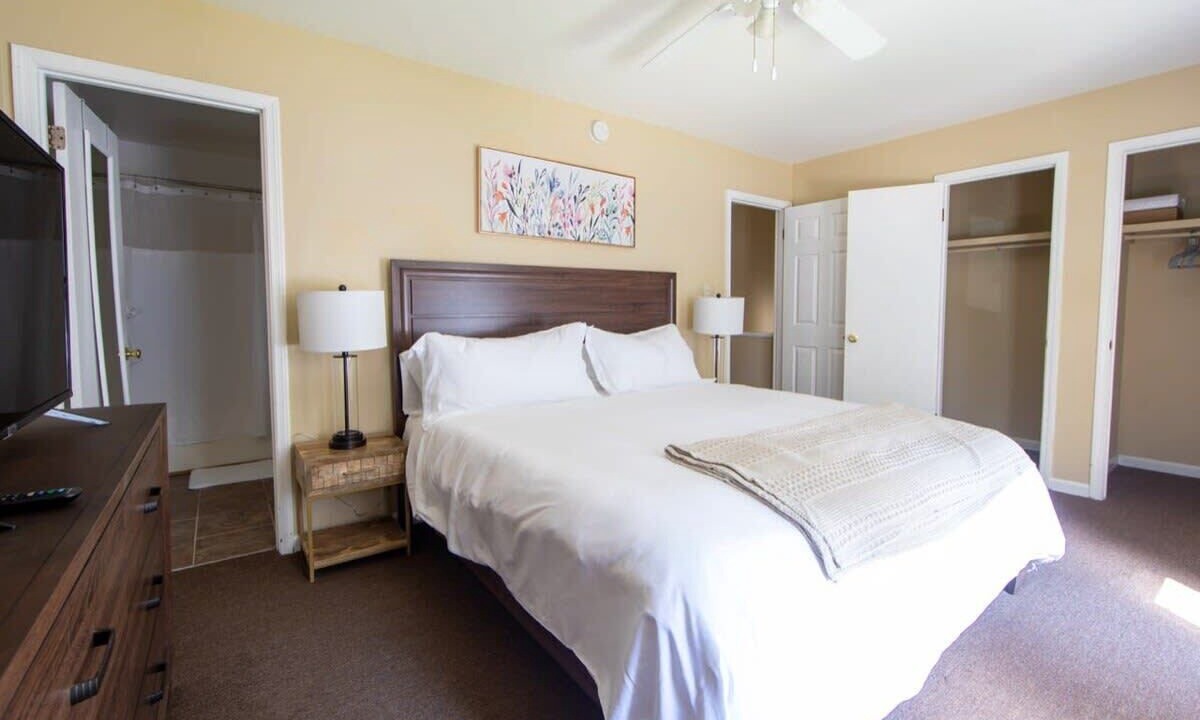 Photo of Bedroom in North Newport News