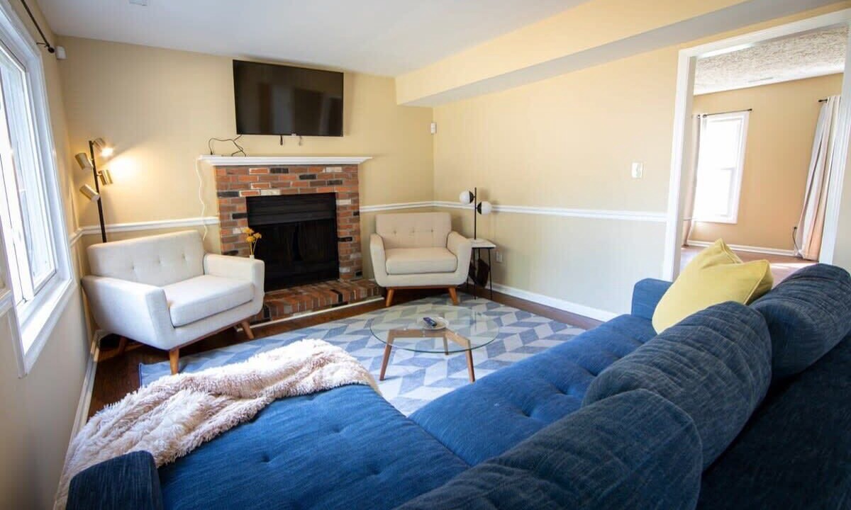 Photo of Livingroom in North Newport News