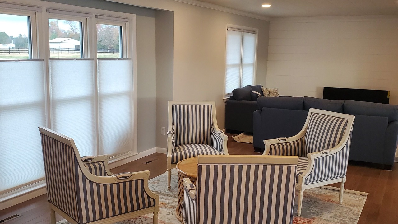 Photo of Livingroom in Colonial Beach