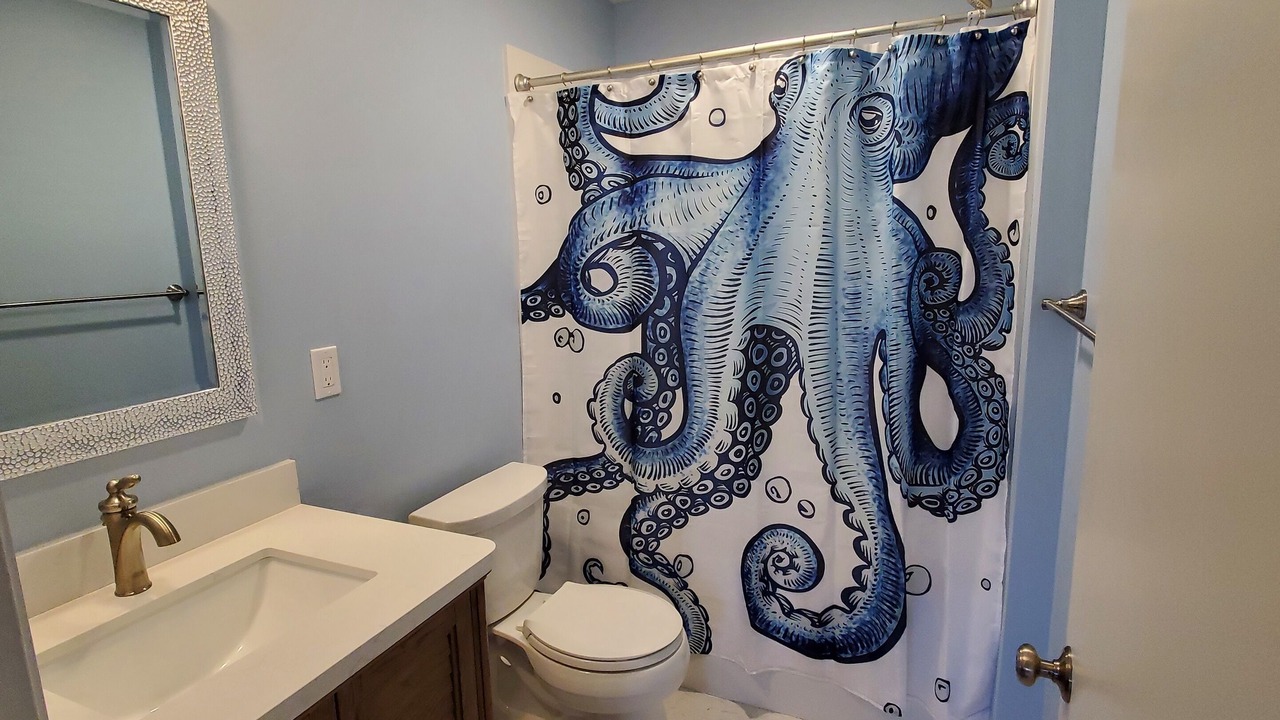 Photo of Bathroom in Colonial Beach