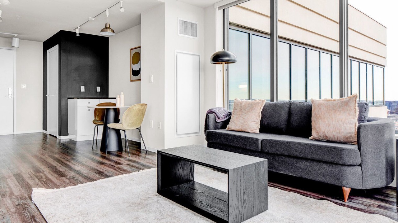 Photo of Livingroom in Theatre District