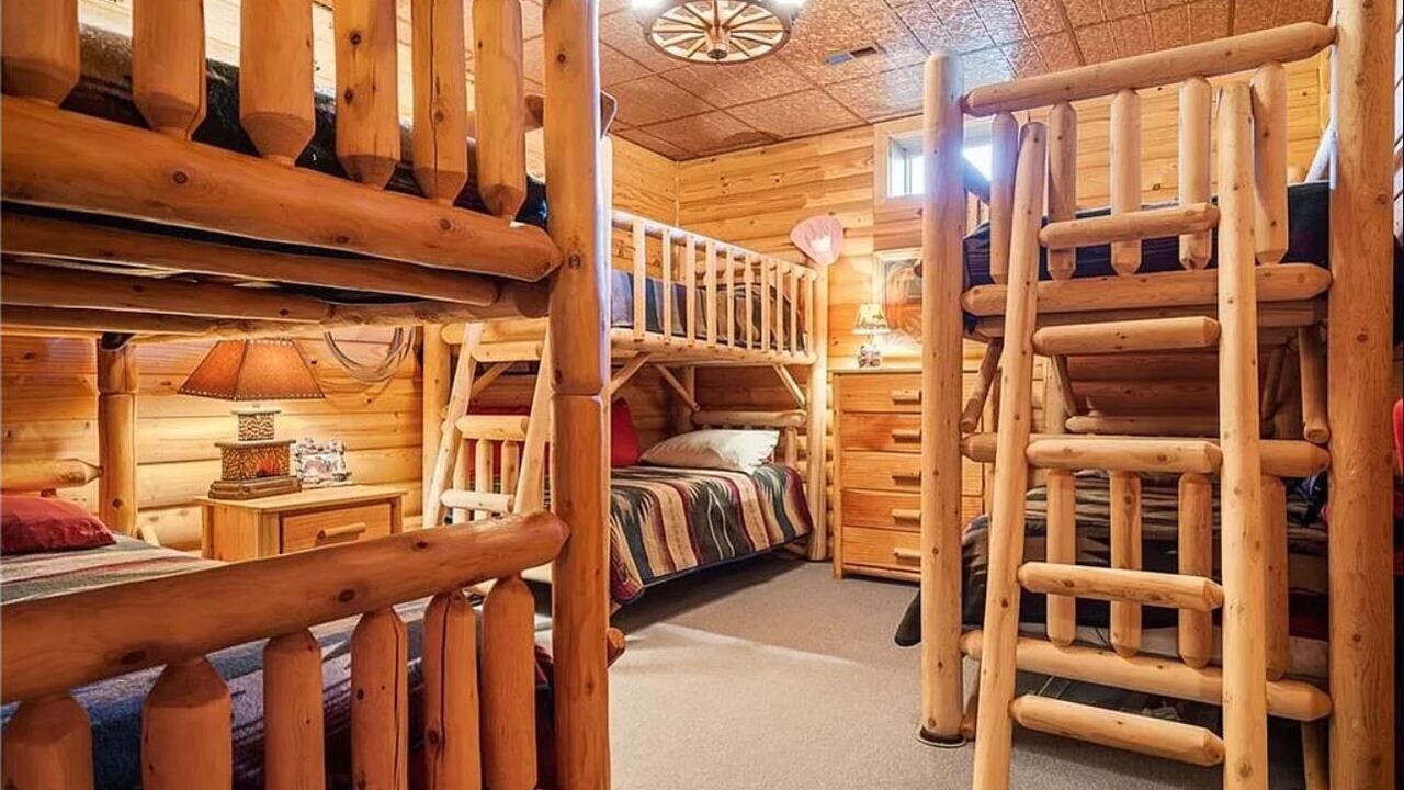 Photo of Bedroom in West Baden Springs