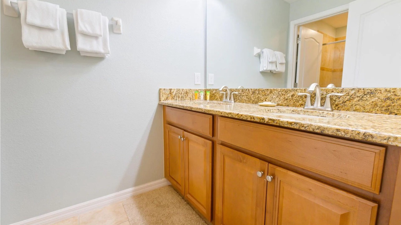 Photo of Bathroom in Bay Lake