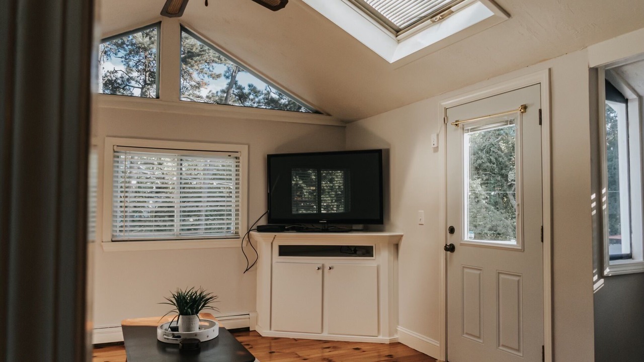 Photo of Livingroom in West Yarmouth