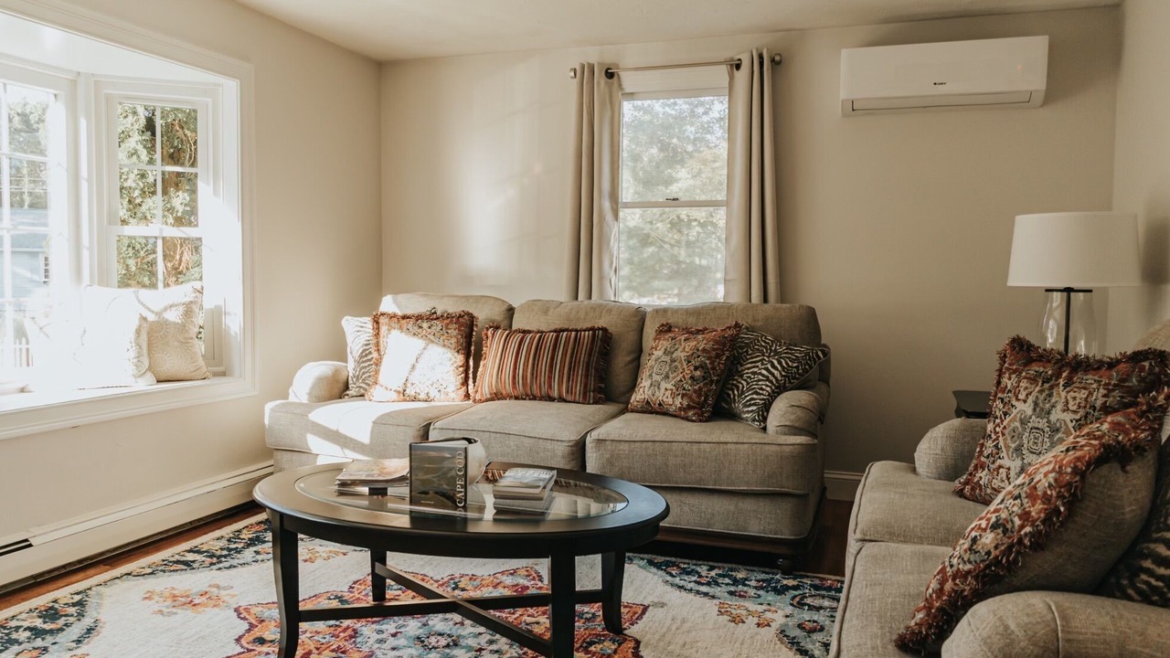 Photo of Livingroom in West Yarmouth