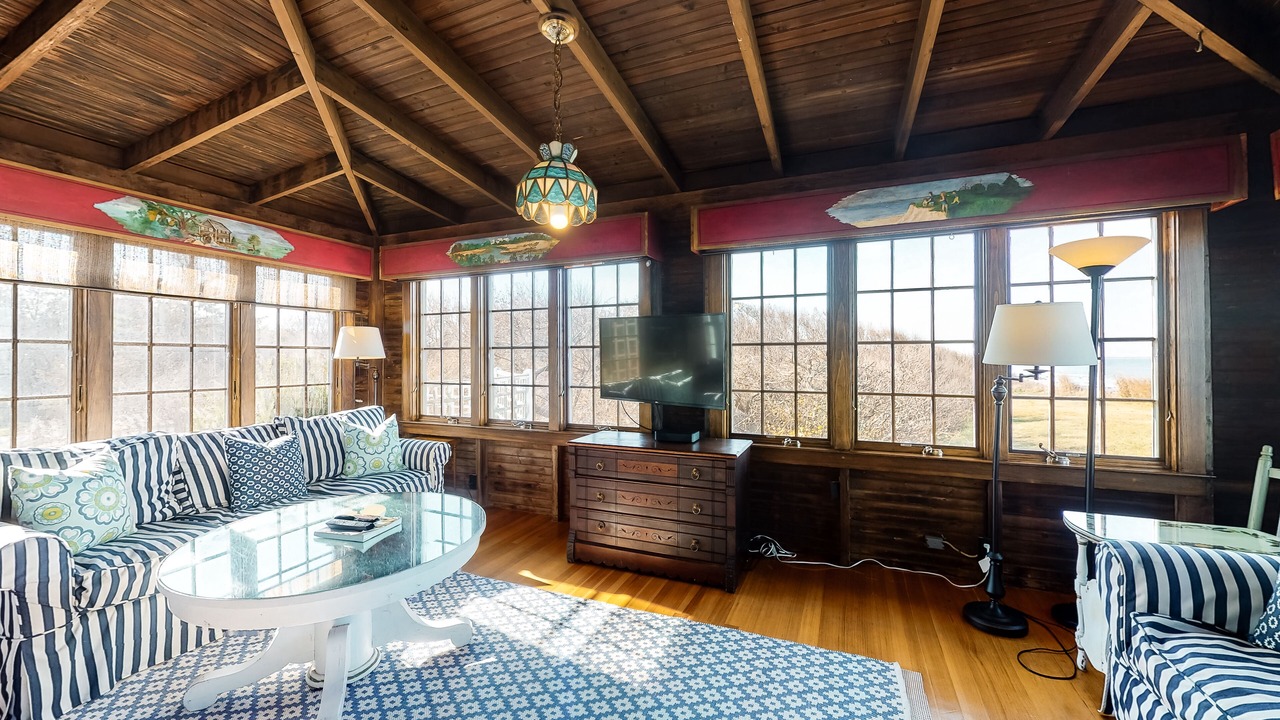 Photo of Livingroom in Dennis