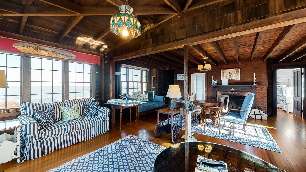Photo of Livingroom in Dennis