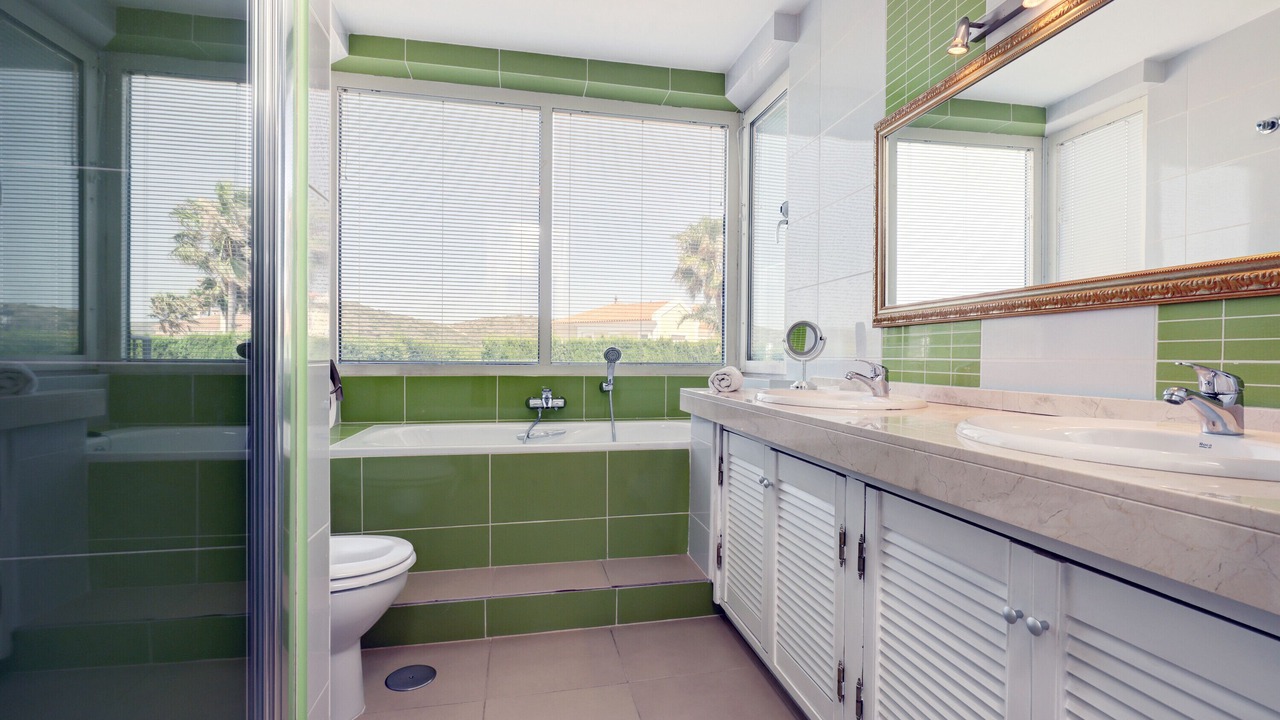 Photo of Bathroom in Alcorrin