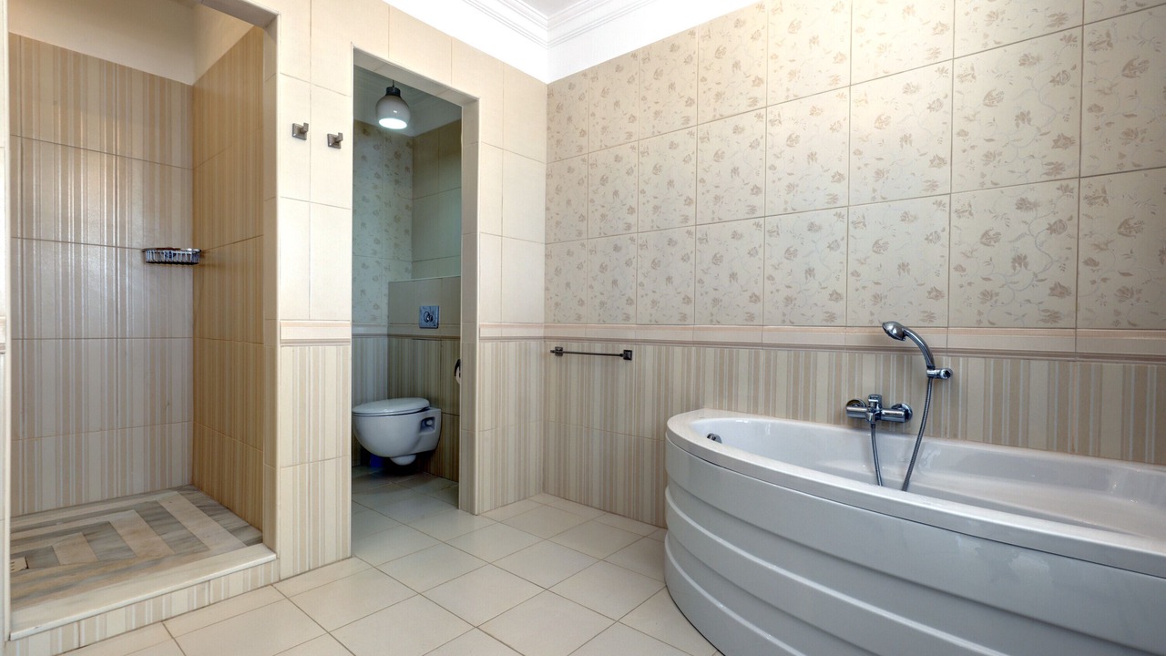 Photo of Bathroom in Alcorrin