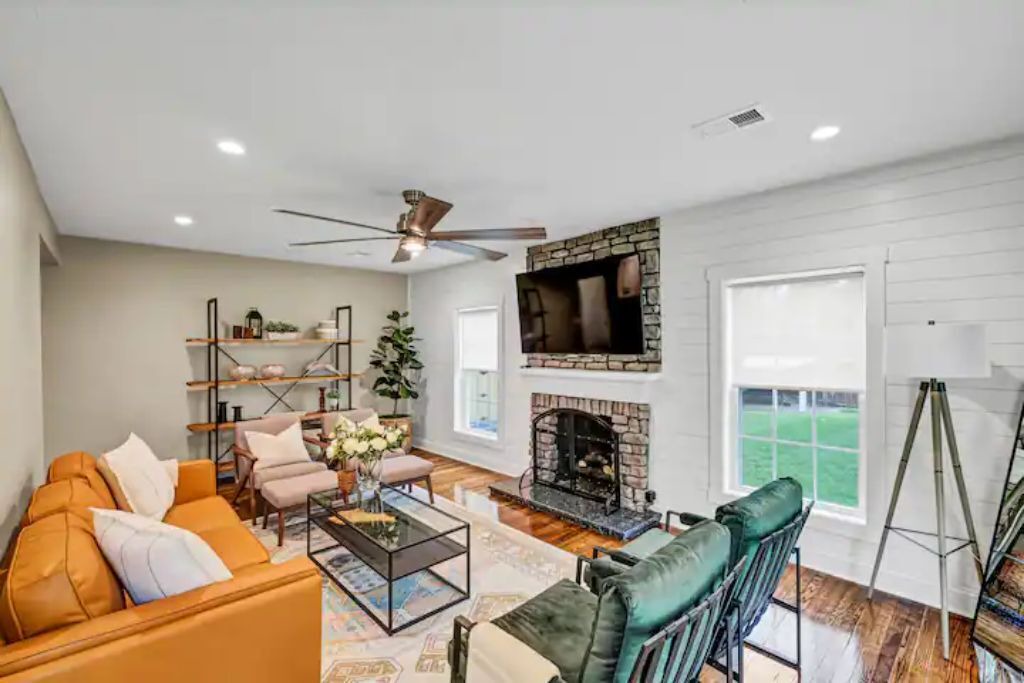 Photo of Livingroom in Bardstown