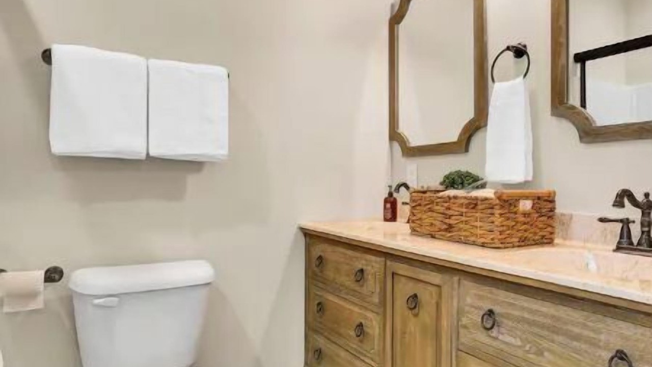 Photo of Bathroom in Bardstown