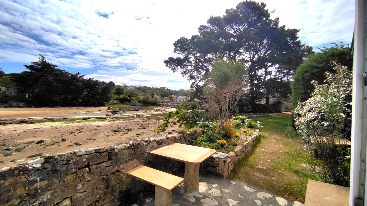 Photo of Outdoor in Cote de Granit Rose