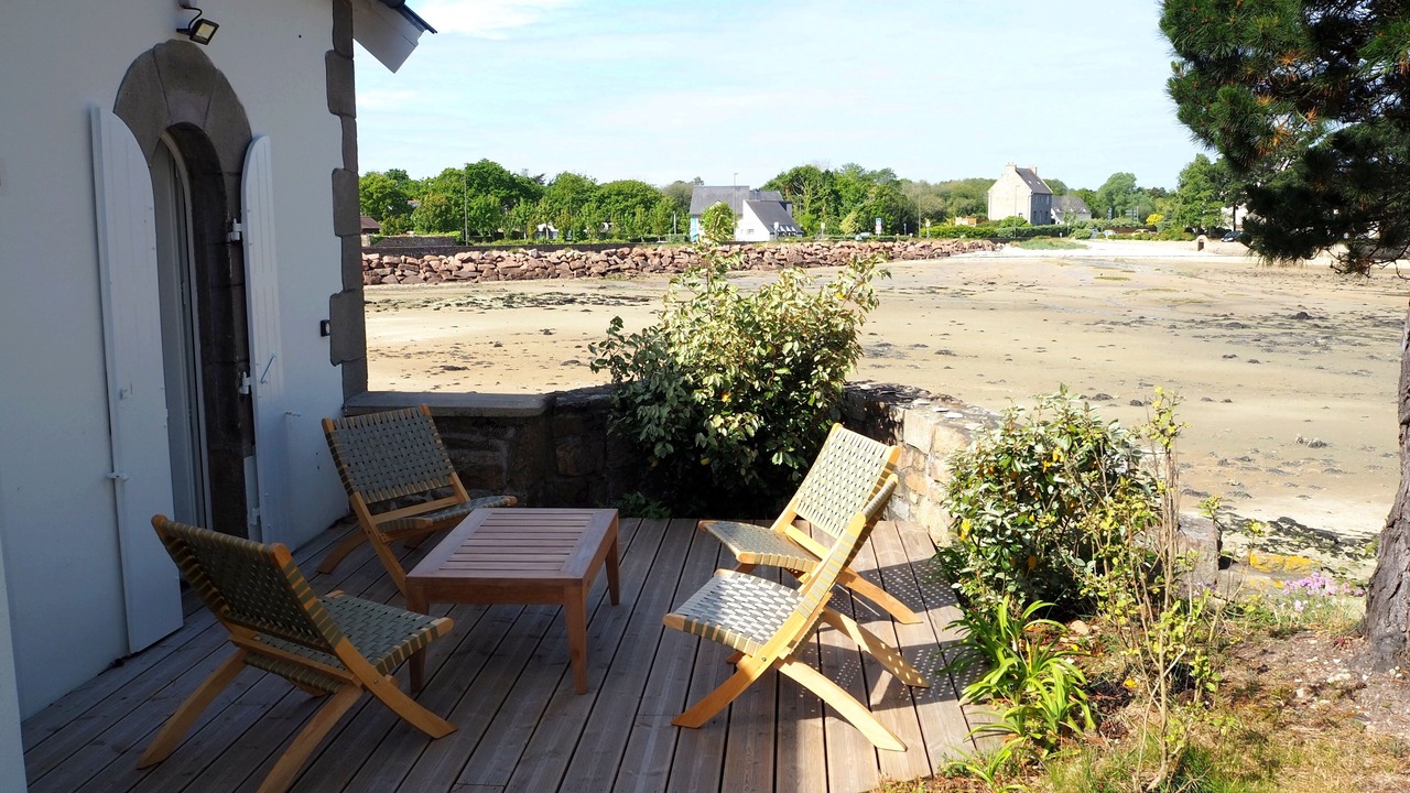 Photo of Patio Balcony in Cote de Granit Rose