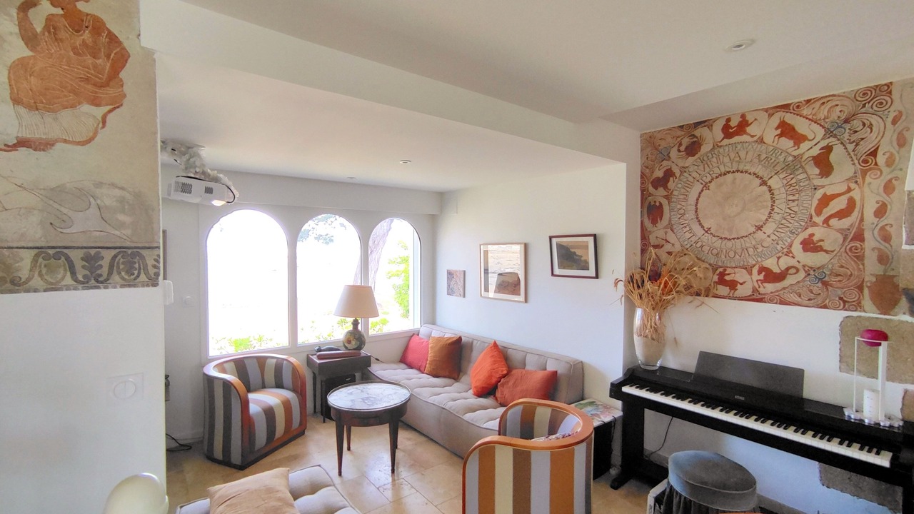 Photo of Livingroom in Cote de Granit Rose