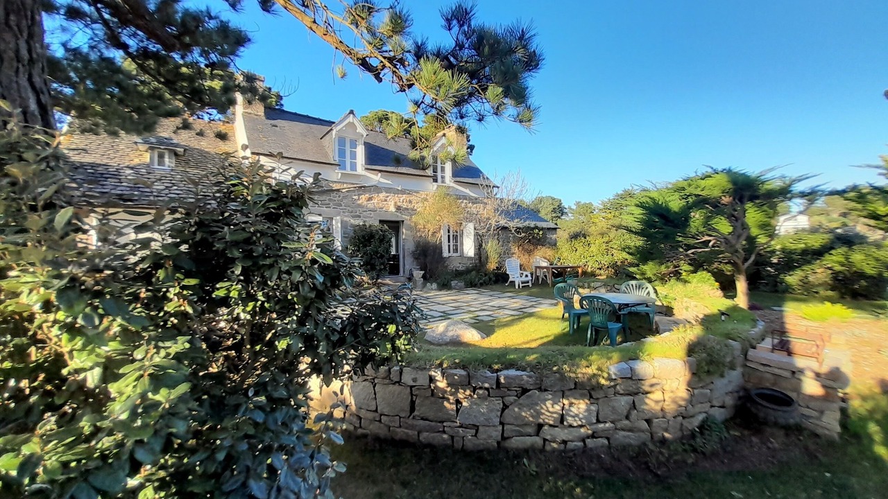 Photo of Outdoor in Cote de Granit Rose