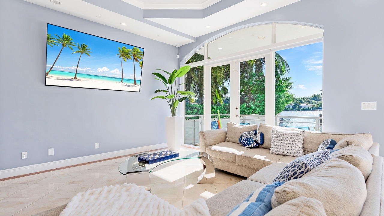 Photo of Livingroom in North Bay Village